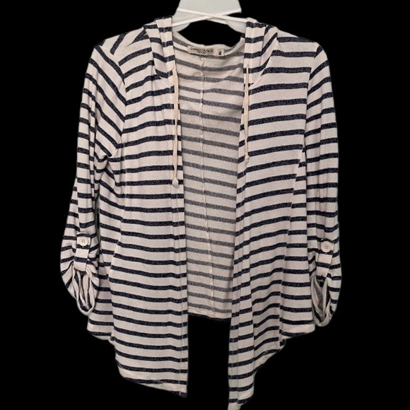 Chance or Fate lightweight ladies jacket with hood (could stay open or tied) - Picture 3 of 9